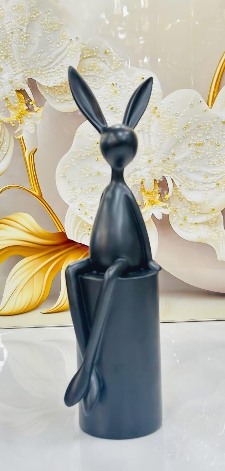Lapin assis sur colonne, statue design