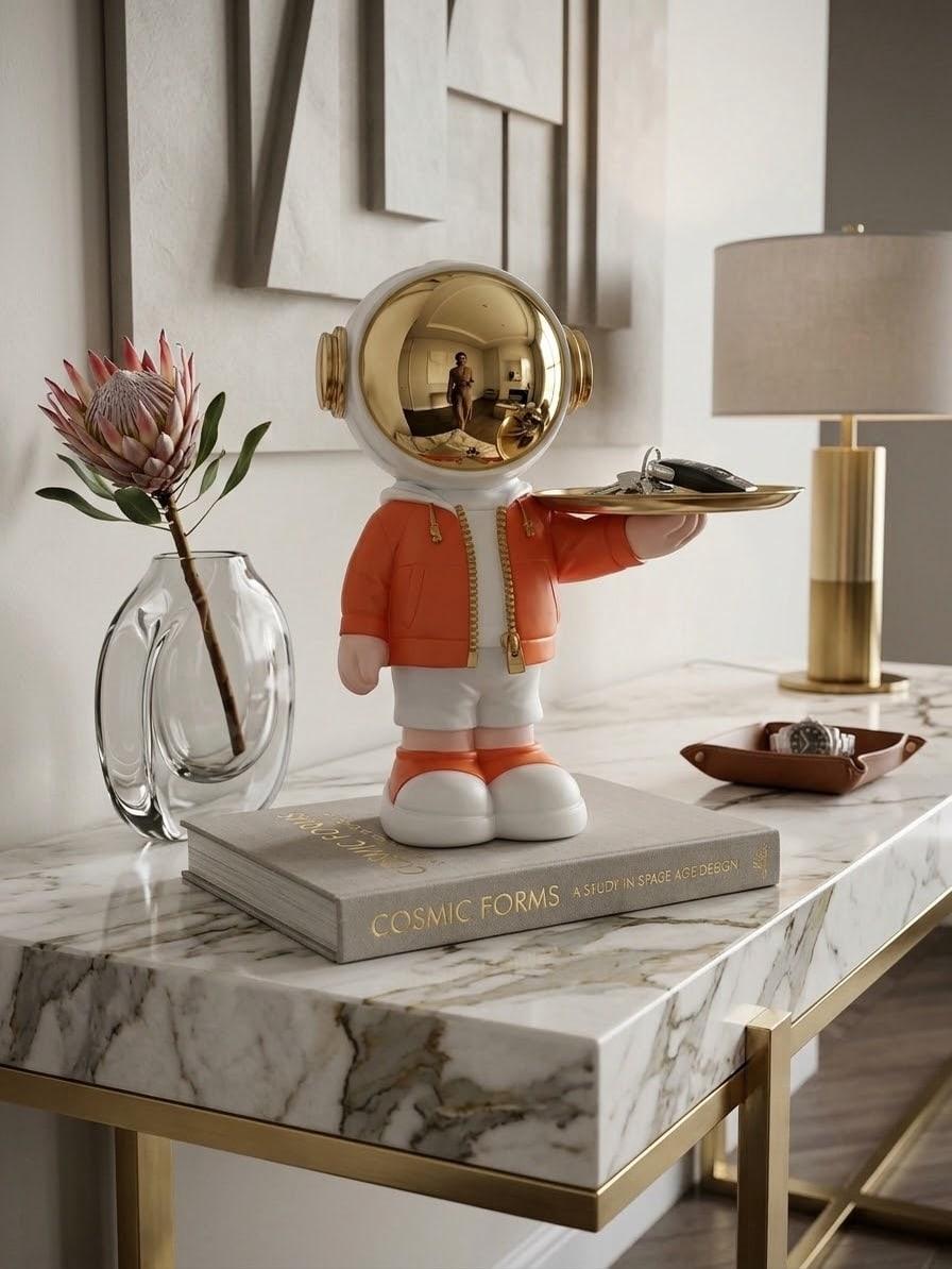 Astronaute porte-plateau, orange et or