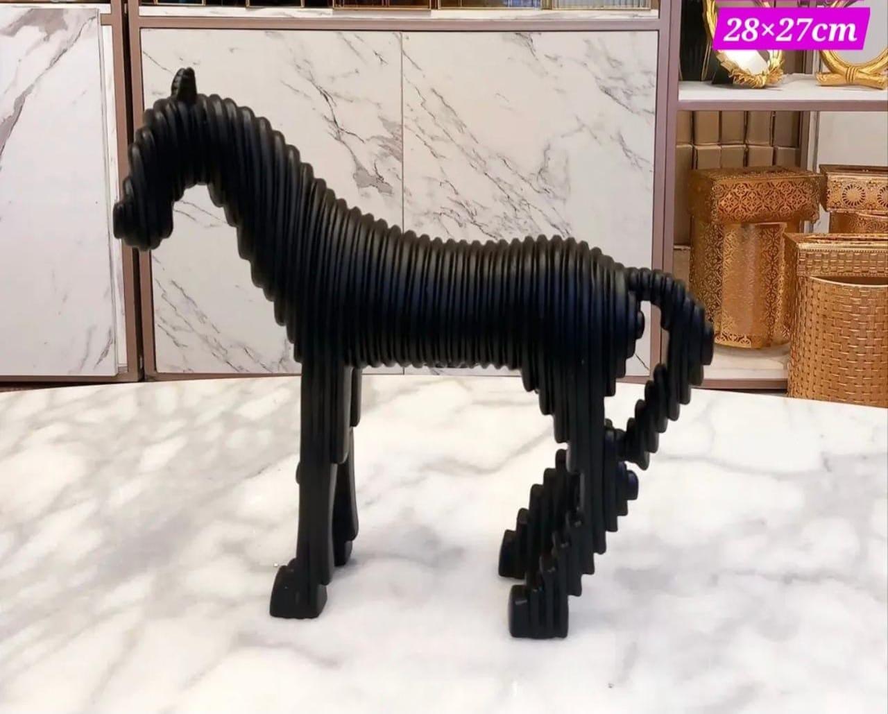 Cheval en lamelles, 28 × 27 cm