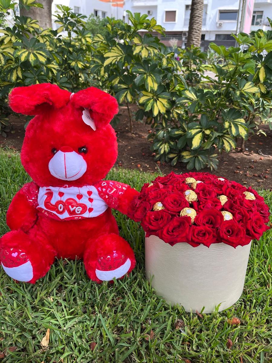 Roses and plush bunny gift box