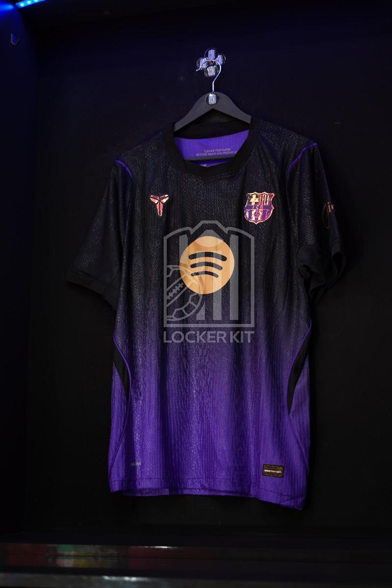 Maillot de sport violet foncé