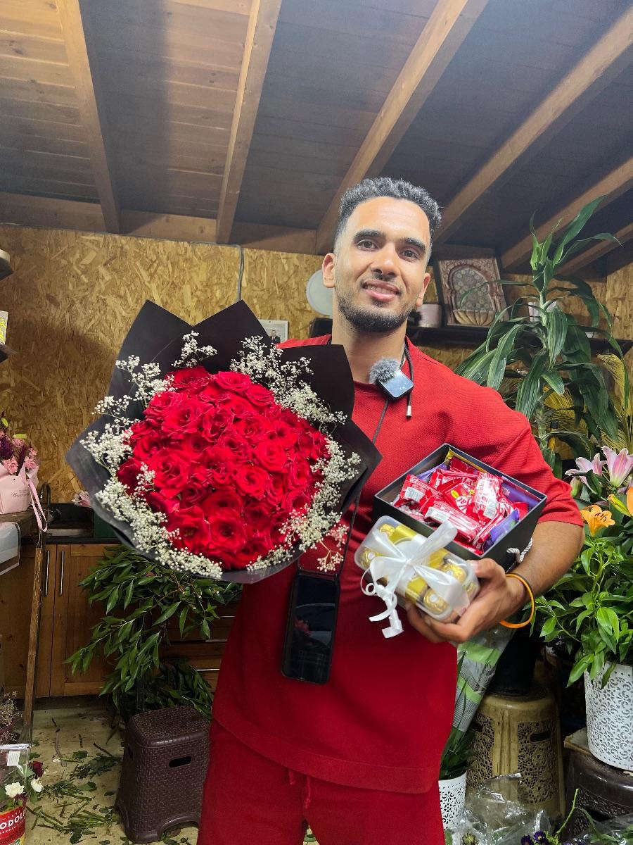 Bouquet de roses rouges et chocolats